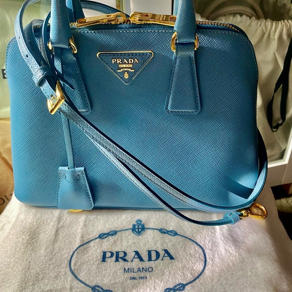 ❤️ NWT PRADA SAFFIANO LEATHER MINI 2WAY BAG IN GOLD HARDWARE by: Prada - Picture 5 of 12
